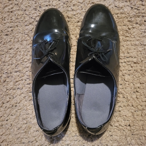 Vibram Other - VIBRAM Pointed Toe Shiny Dress Shoes Black Size 10.5
